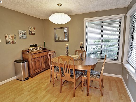 5th image of 15205 NE 19th Ct