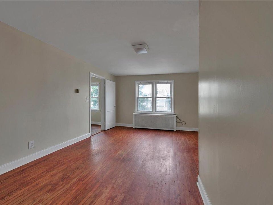 1st image of 770 Brewster St #2