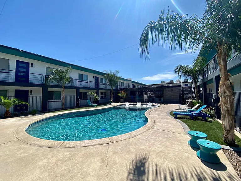 1 and 2 Bedrooms Great Location with Community Pool and Onsite Laundry! 1/2 of Mile from U of A — Photo 4