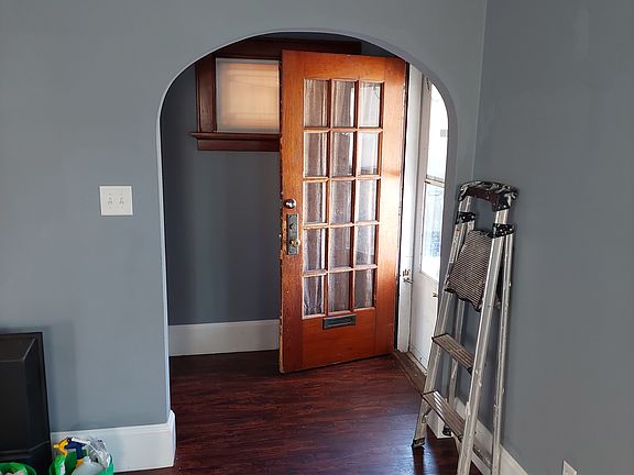 4th image of 1117 W Madison St