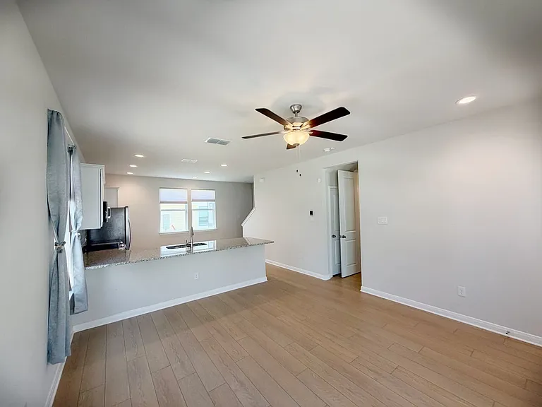 2161 Hofstaat Dr — Photo 23