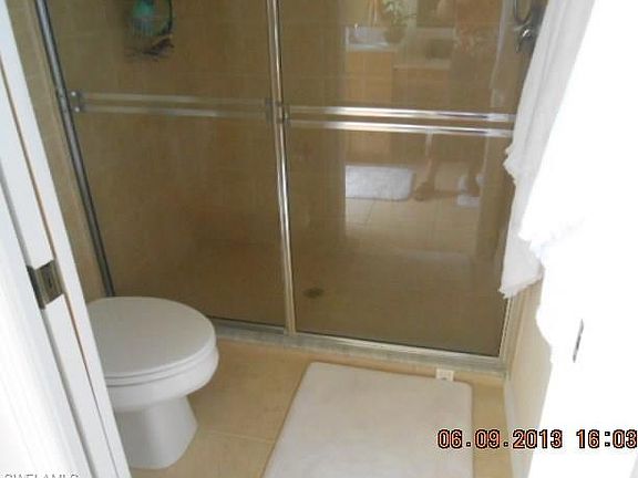 5th image of 2865 SW 25th Ave