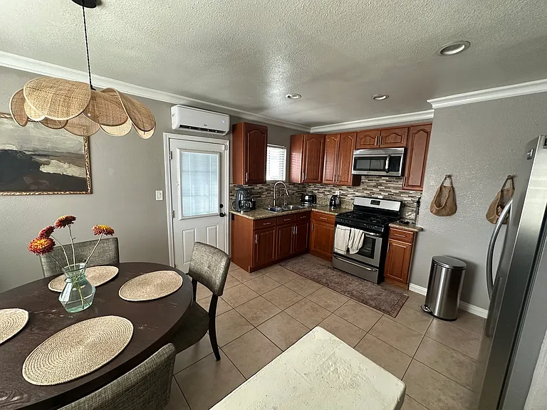 16586 Miller Ave — Photo 4