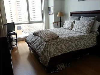 Rented by R New York