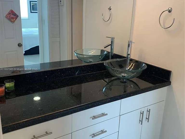 500 Bayview Dr #620 — Photo 31