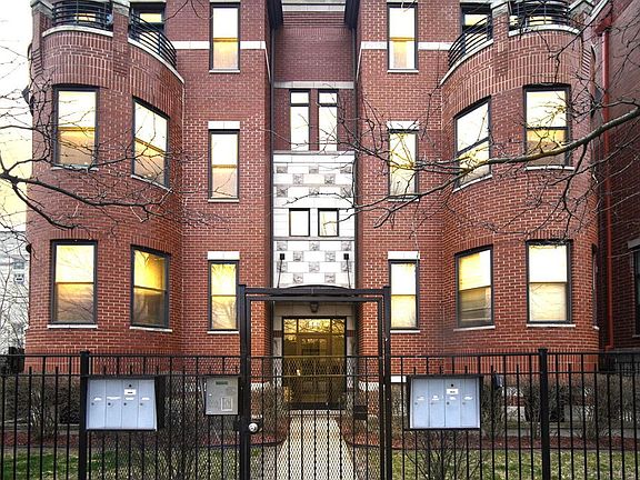 2nd image of 4449 S Lake Park Ave #4S