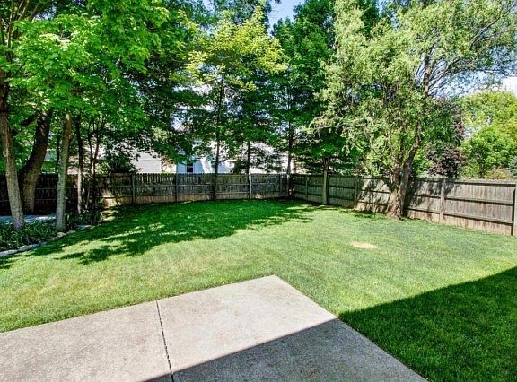 3rd image of 780 Suntree Dr