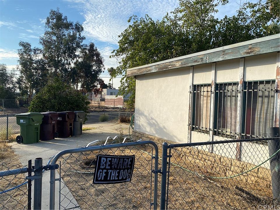 2nd image of 40330 Melrose Ave