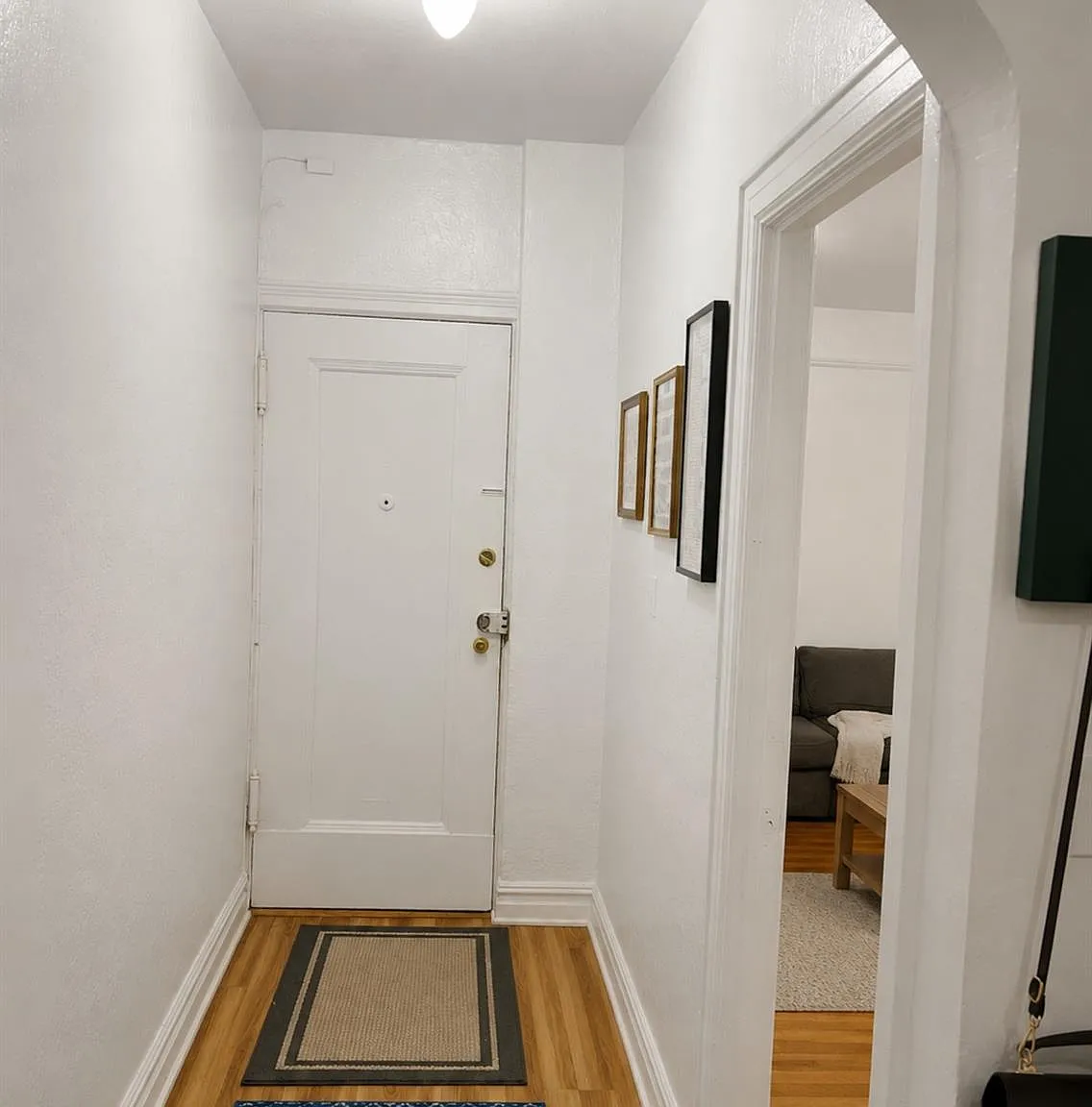 2 bed, 1.0 bath, 900 sqft, $2,600 — Photo 2