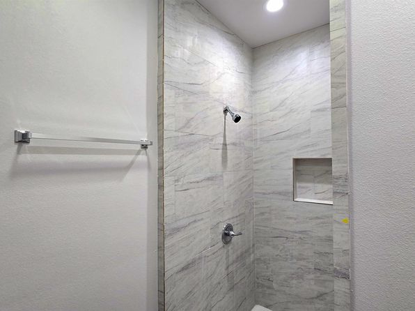 laredo-texas-447524060 picture