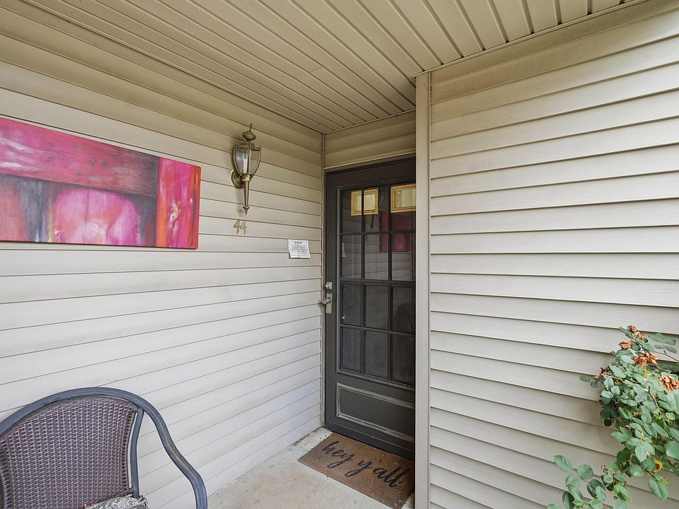 1st image of 135 Hillview Dr APT 44