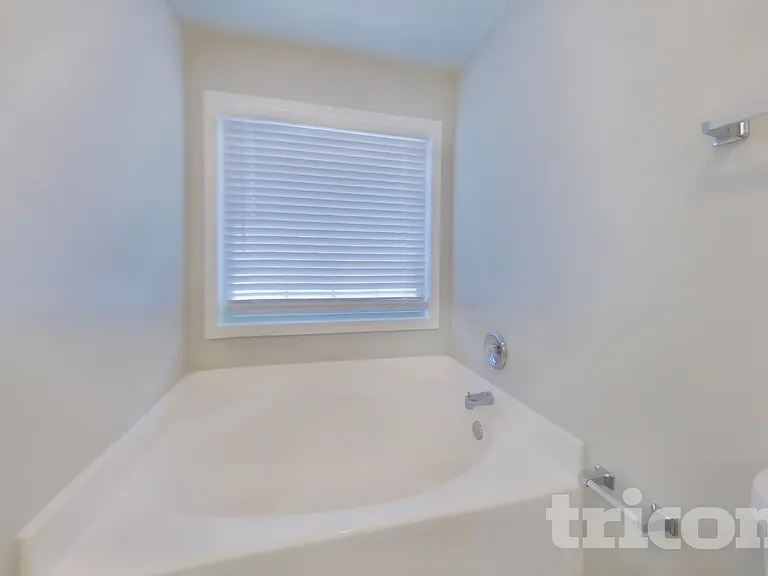 311 Turtle Pointe Dr — Photo 16