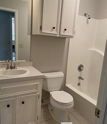 2nd image of 251 Glenwood Dr