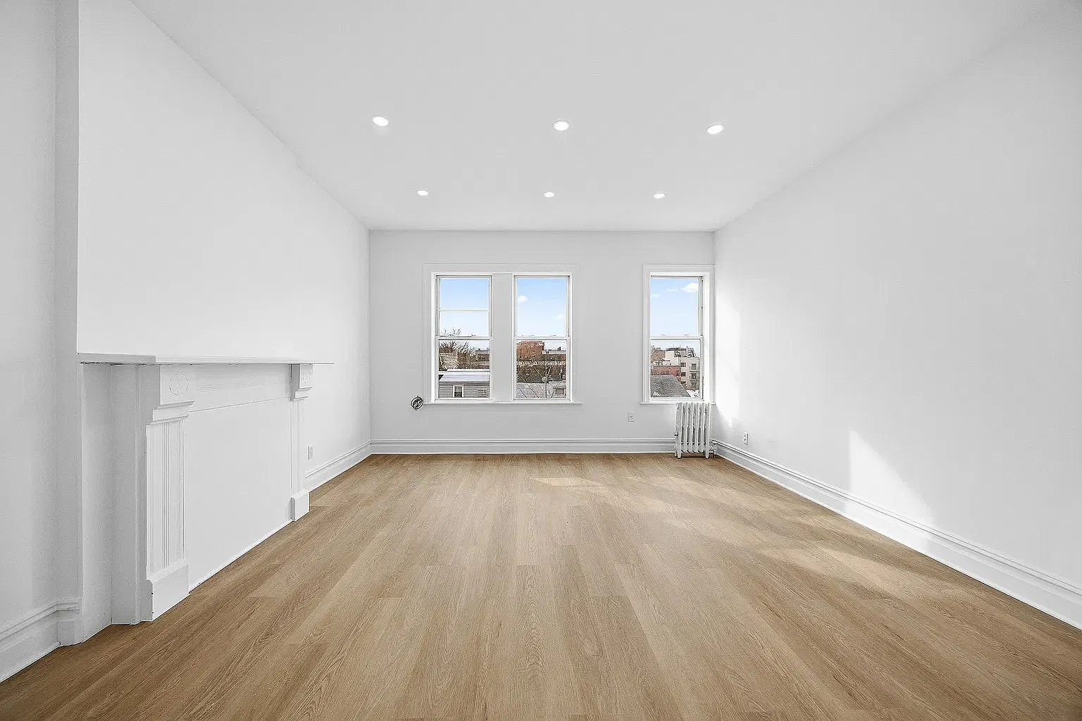 1610 East 2nd Street — Photo 3