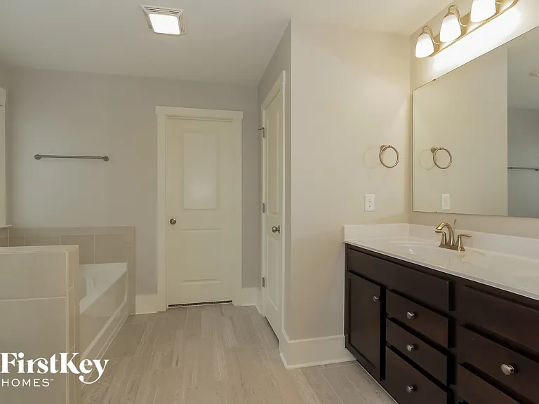 2314 Glenway Trail Ct — Photo 10