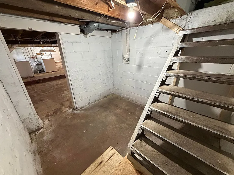 1626 Stoughton Ave — Photo 20