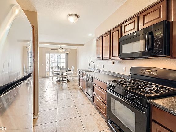 4th image of 2842 Brittany Mesa Dr