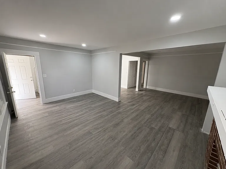 13944 Winthrop St — Photo 1