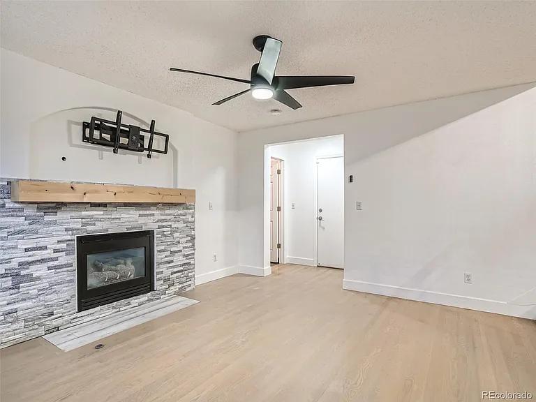 9959 Sydney Ln — Photo 21