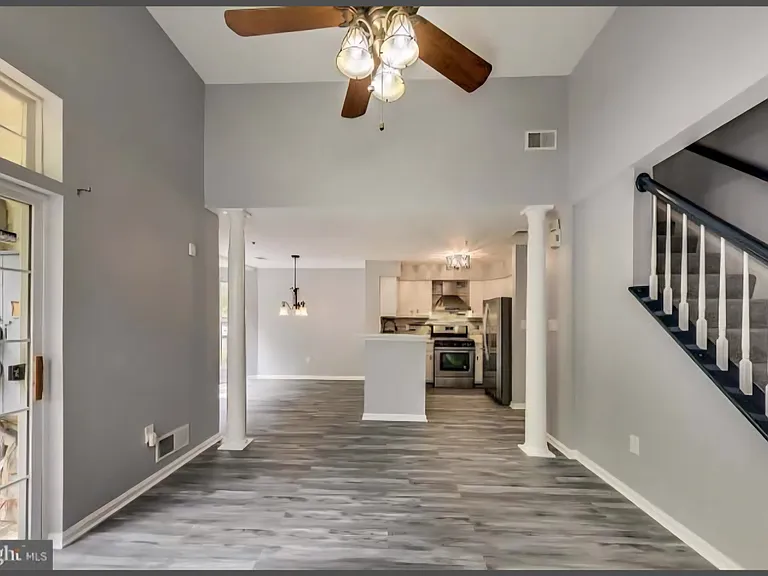 9908 Spanish Oak Way #73 — Photo 6