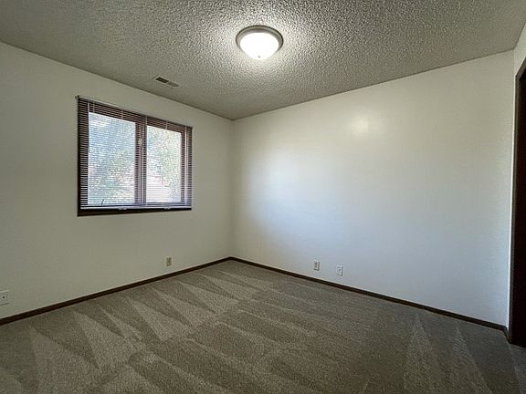 3rd image of 4700 Baldwin Ave #4