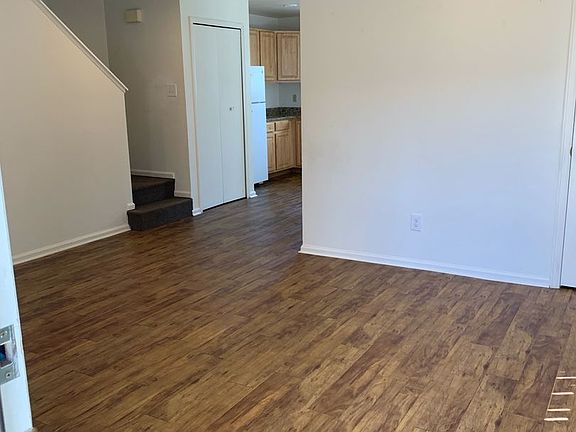 3rd image of 2990 E Aurora Ave #2