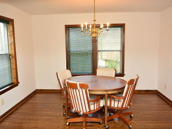 5th image of 23330 Holly Hill Ln