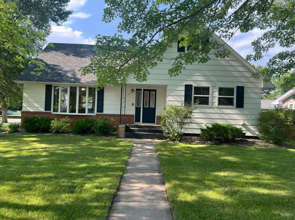 349 8th St NW, Fosston, MN 56542