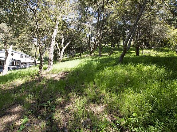 2nd image of 526 La Honda Dr