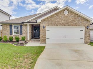 5633 Guinevere Ln, Milton, FL 32583