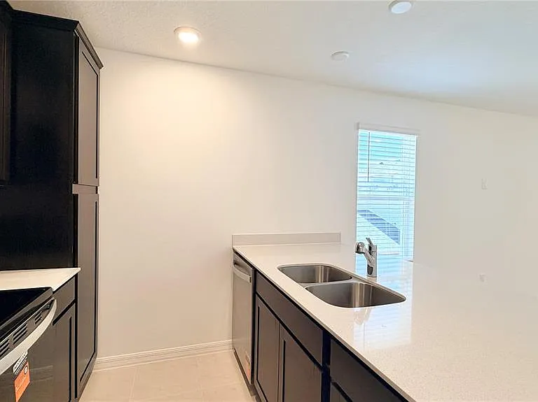 5694 Enchanted Meadow Aly #B — Photo 7