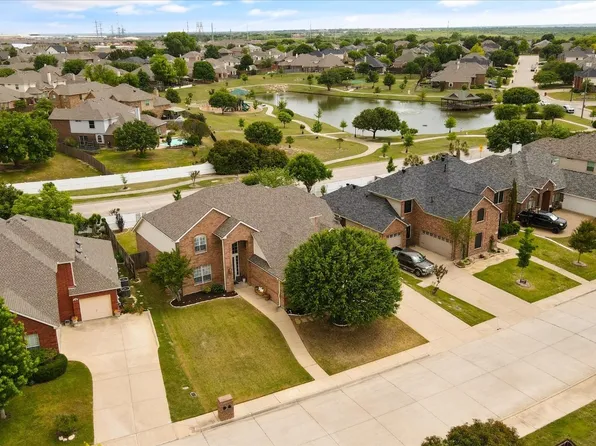 3305 Roundup Rd, Fort Worth, TX 76179
