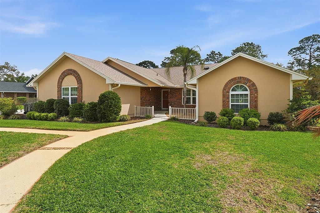 407 Glen Abbey Ln