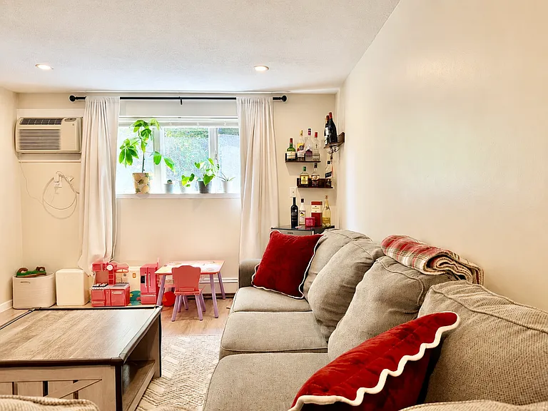 21 Greenwood St #3 — Photo 14