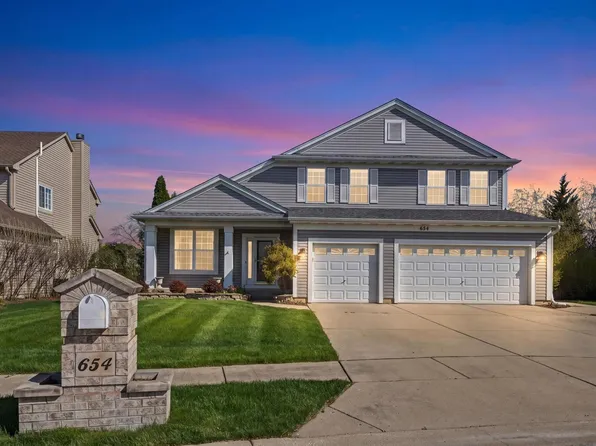 654 Easton Ln, Elk Grove Village, IL 60007