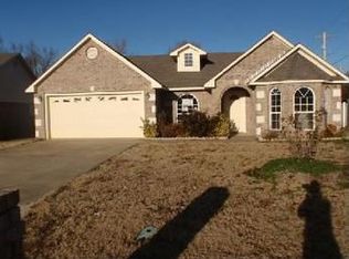 709 Chateau Dr, Fort Smith, AR 72908