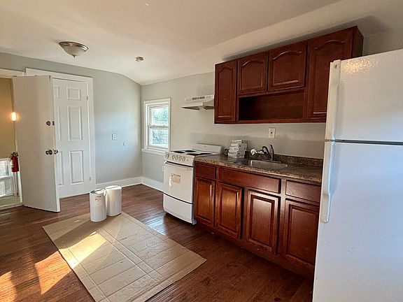 2nd image of 159 N 12th St Floor 3