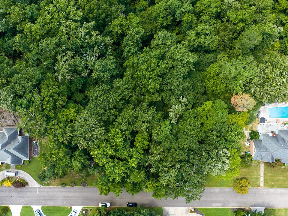 10th image of 3018 Waterfront Ct