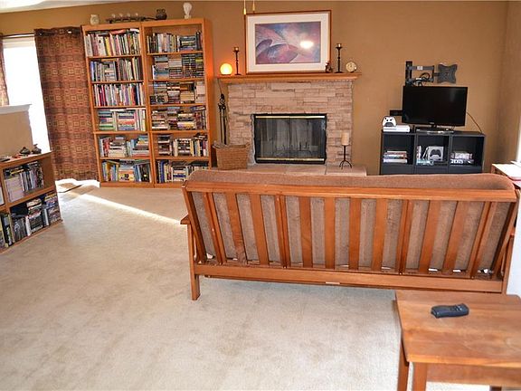 3rd image of 2814 Brewster Ln