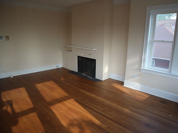 4th image of 7423 S Euclid Ave Unit 2