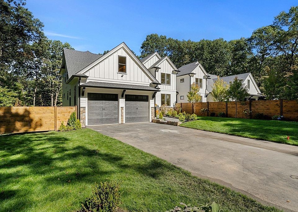 1st image of 18 Overlook Dr #1