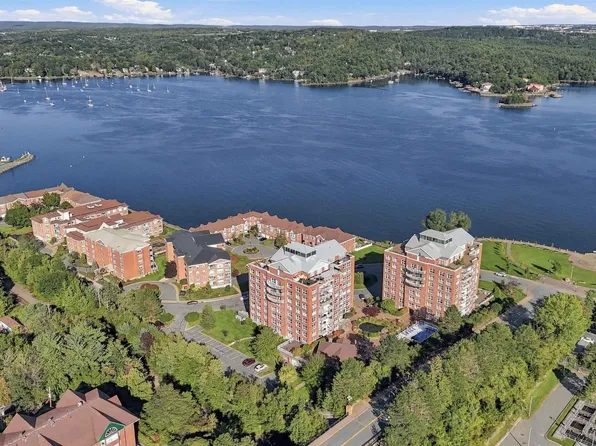 89 Waterfront Dr #206, Halifax, NS B4A 4K4