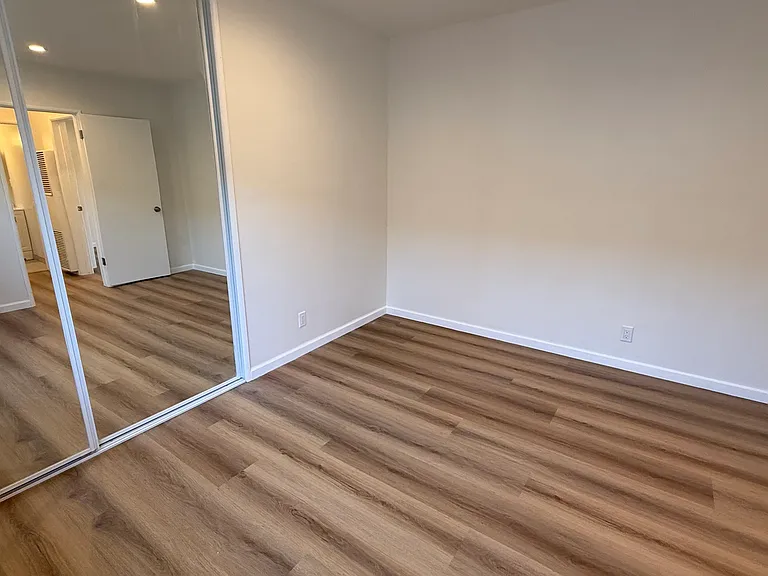 13951 Bessemer St #5 — Photo 10