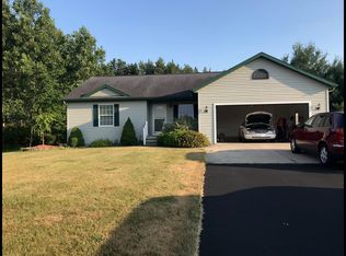 20009 Orchard Ln, Howard City, MI 49329