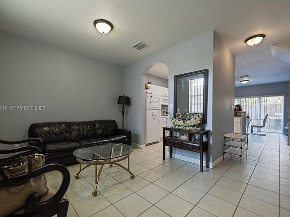 4th image of 3335 NE 13th Circle Dr #10527