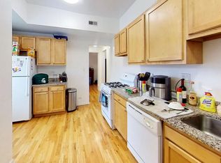 706 W Barry Ave APT 3A, Chicago, IL 60657
