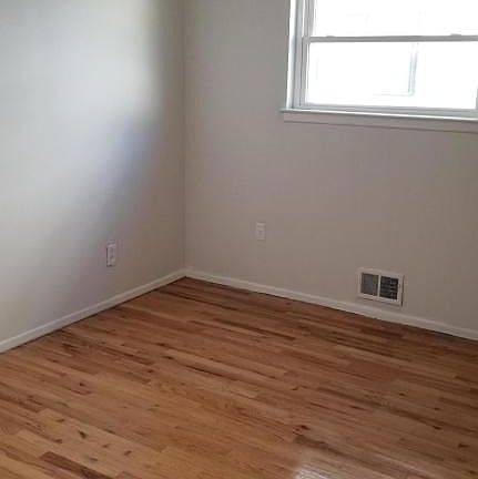 4th image of 763 Armstrong Ave #A