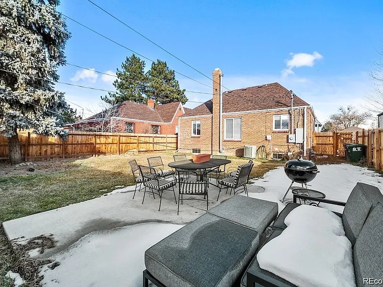 3085 Clermont St — Photo 32