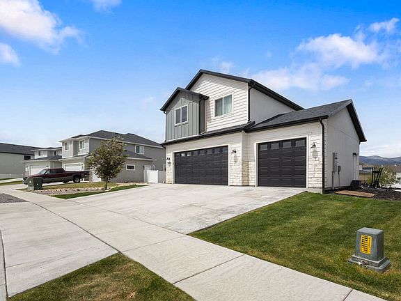 2nd image of 7889 N Bristlecone Rd