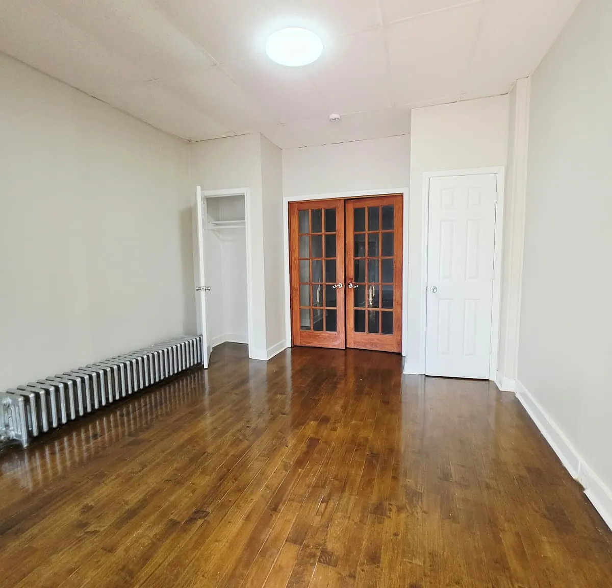 162 Sterling Ave — Photo 3